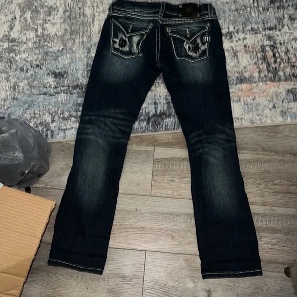 Size 27 Miss Me jeans - Picture 3 of 4